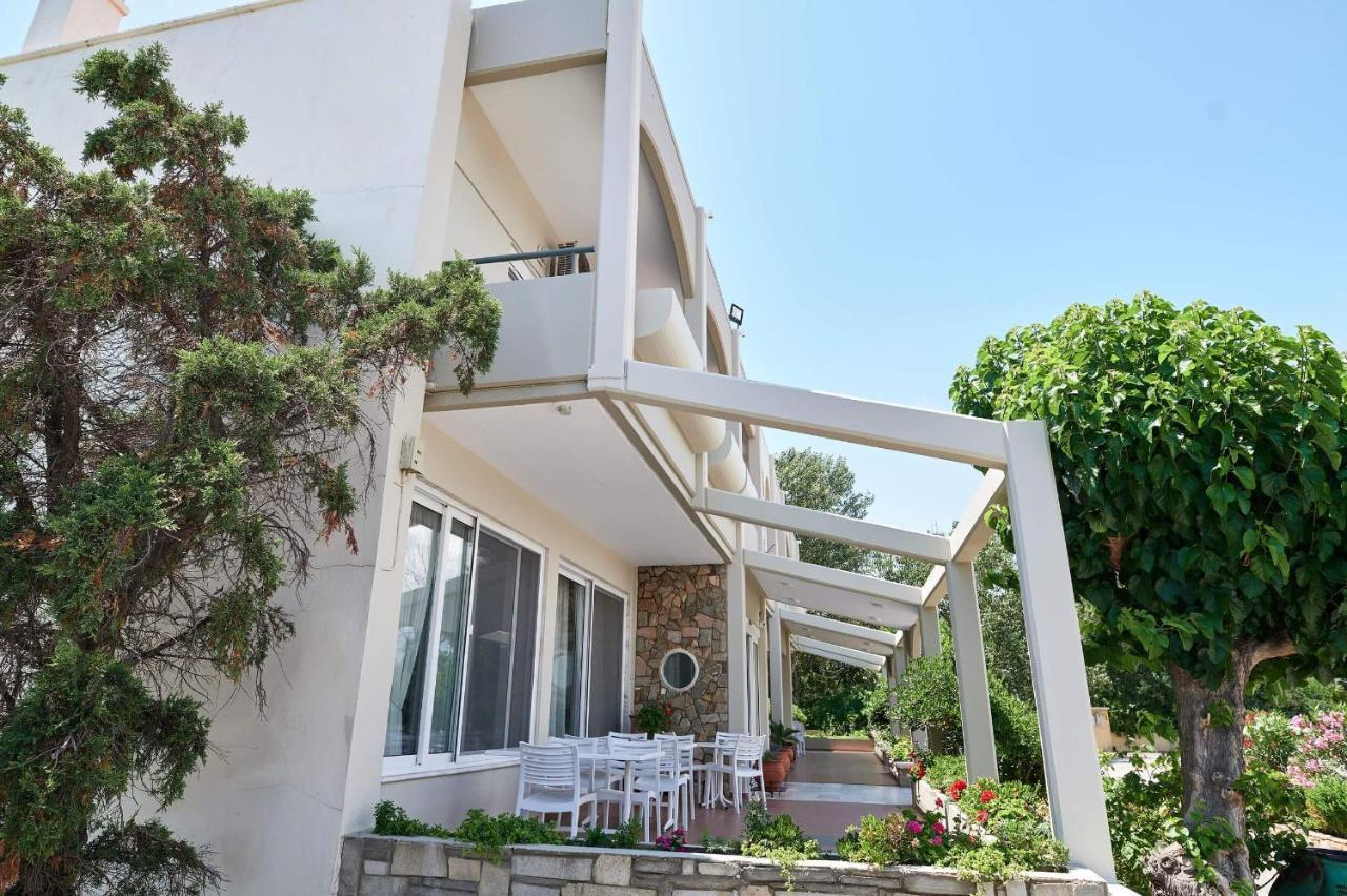 Plaza Ξενοδοχείο 2*