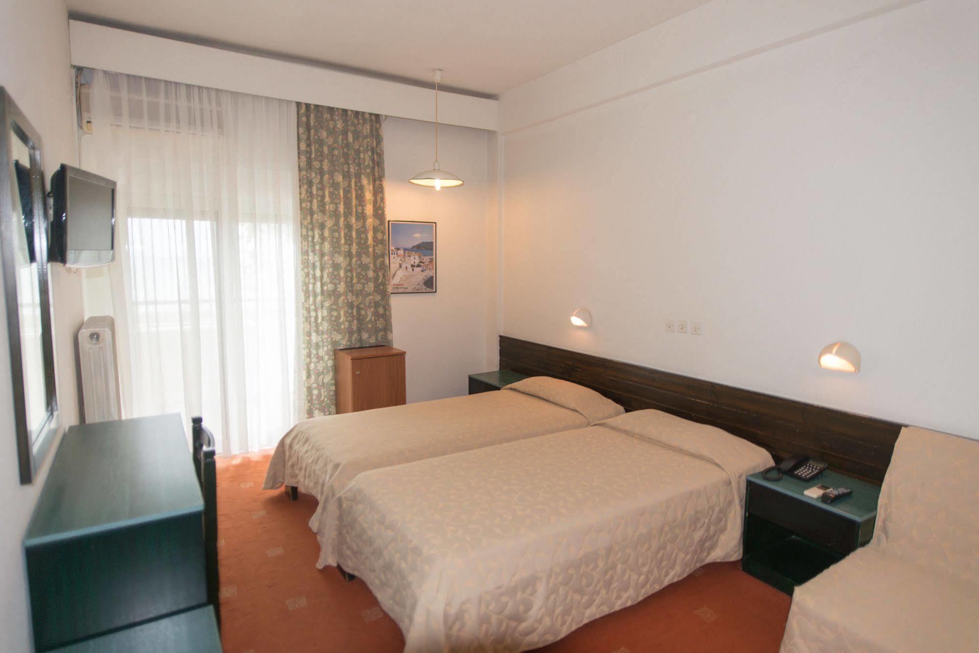 Plaza Hotel 2*